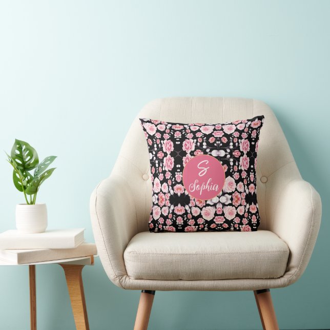 Coussin chic Monogrammed Fleurs roses motif sur noir (Chaise)