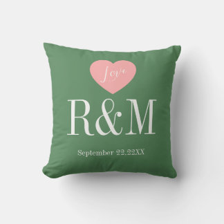 Coussin Chic sage green white monogram wedding keepaske