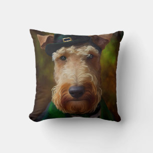 Coussin chien airedale à la St. Patrick's Day