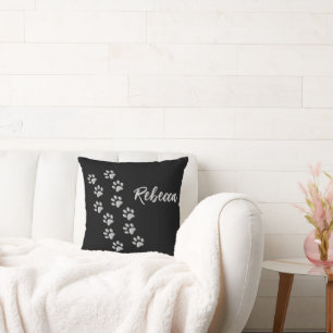 Coussin Chien Argent Pâtes Arrière - plan noir Motif d'imp