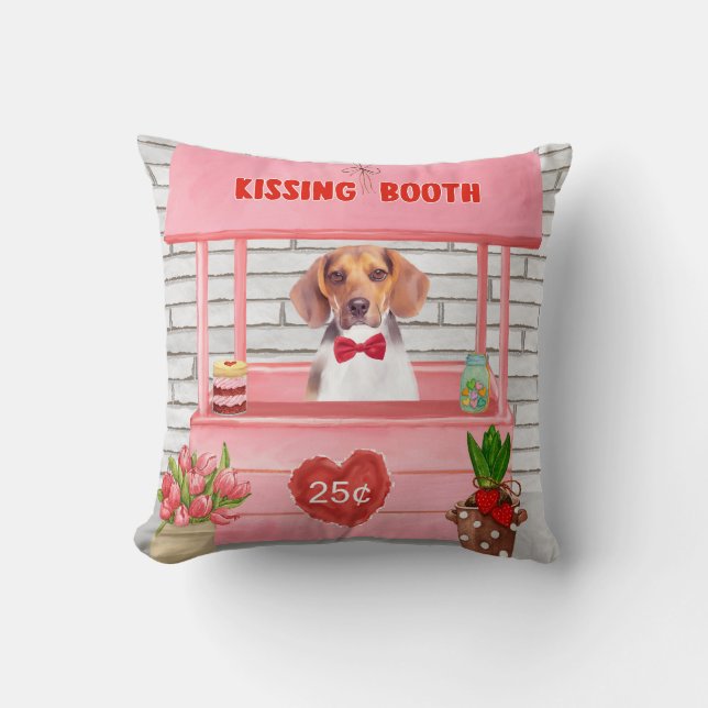 Coussin Chien beagle Valentine's Day Kissing Booth (Recto)