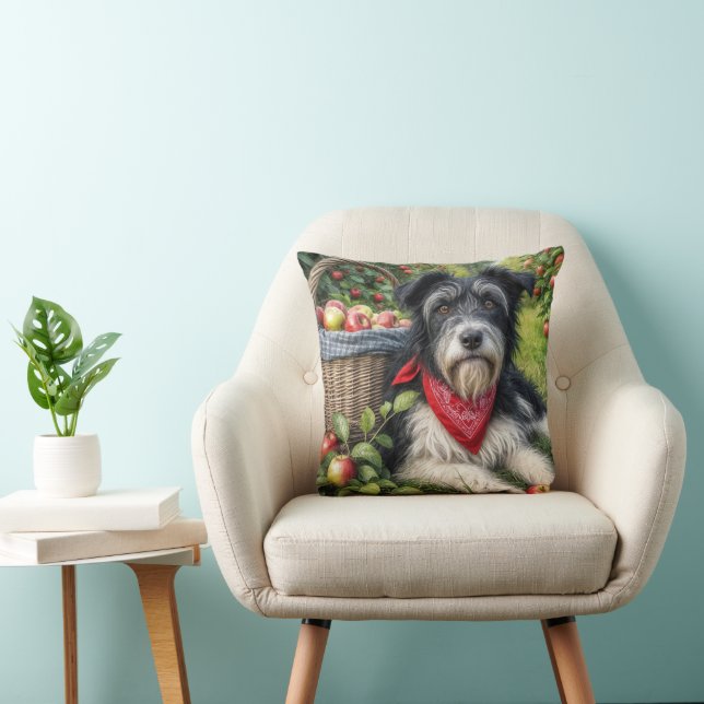 Coussin Chien dans un Apple Orchard (Chaise)