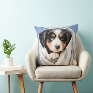 COUSSIN CHIEN DE MONTAGNE DE BERNESE PUPPÉ SOUS BLANKET