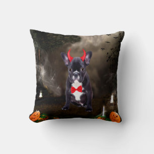 Coussin Chien de taureau français en costume d'Halloween