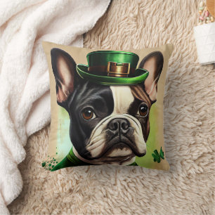 Coussin Chien-taureau français en tenue de la Saint Patric