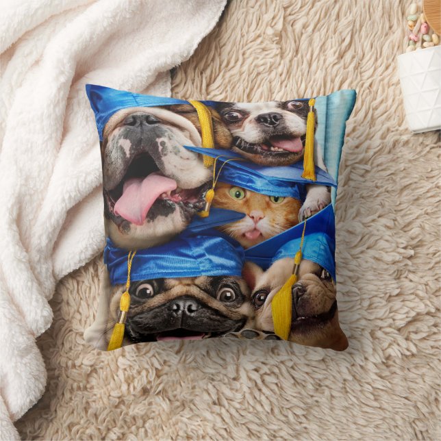 Coussin Chiens et chats diplômés en photomaton (Couverture)