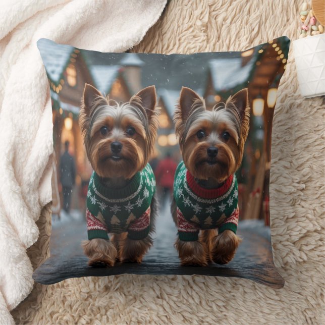 Coussin Chiens Terrier du Yorkshire Noël Neige Vacances  (Couverture)