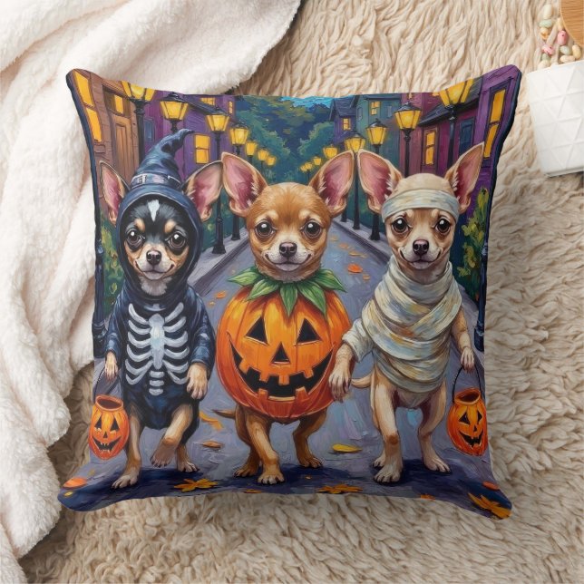 Coussin Chihuahua Trick-or-Treating en costumes d'Hallowee (Couverture)