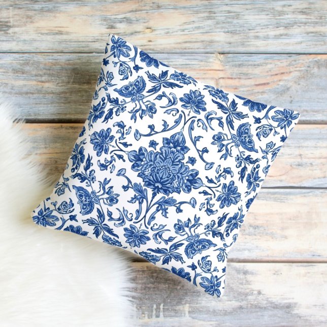 Coussin Chinoiserie florale bleue aquarelle blanche (Créateur téléchargé)