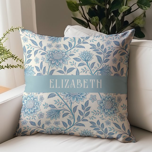 Coussin Chintz Floral Victorien Monogramme Nom Bleu (Créateur téléchargé)