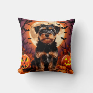 Coussin Chiot adorable avec fond Halloween
