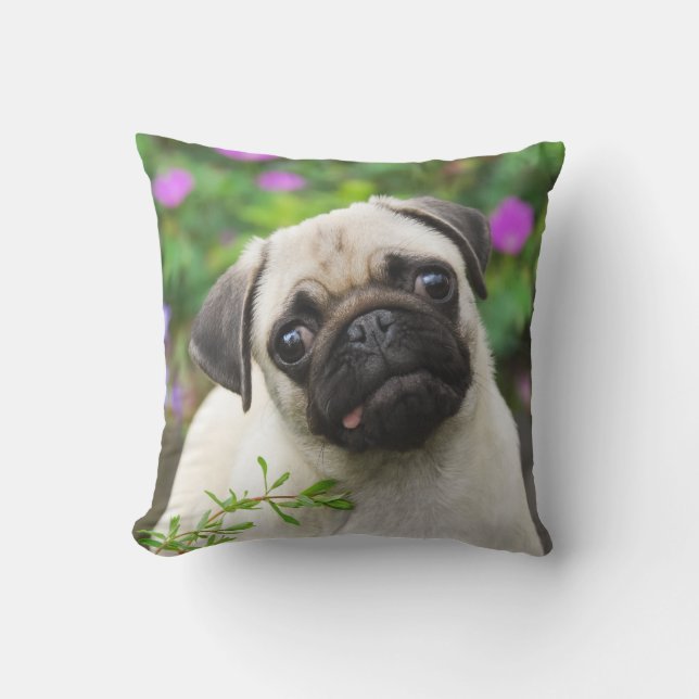 Coussin Chiot fauve mignon de carlin - pour l'extérieur (Recto)