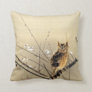 Coussin Chouette Goun avec bois de fleurs de prunier préco
