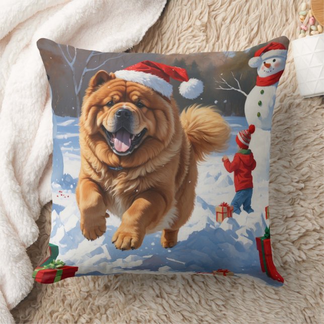 Coussin Chow Chow courant dans la neige avec un chapeau de (Couverture)