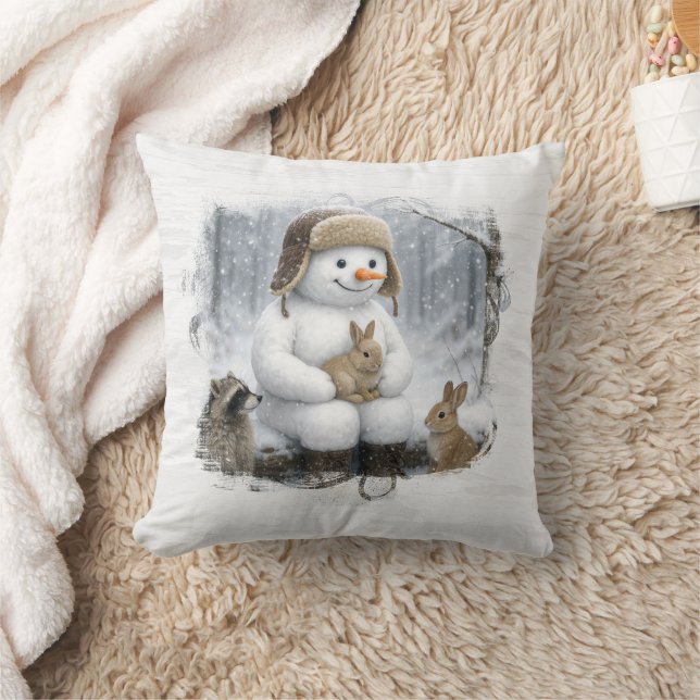 Coussin Christmas Snowman and Wildlife In Winter Woods (Couverture)