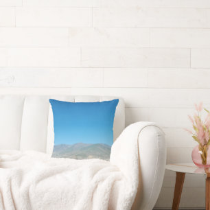 Coussin Ciel clair sur le paysage de montagne