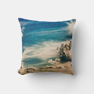 Coussin Ciel de peintre. Beau ciel dramatique avec nuages