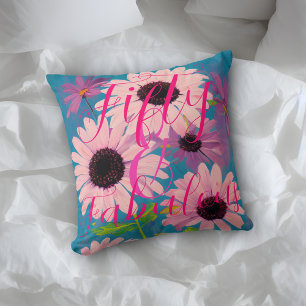Coussin Cinquante et fabuleuse marguerite rose sur bleu Jo