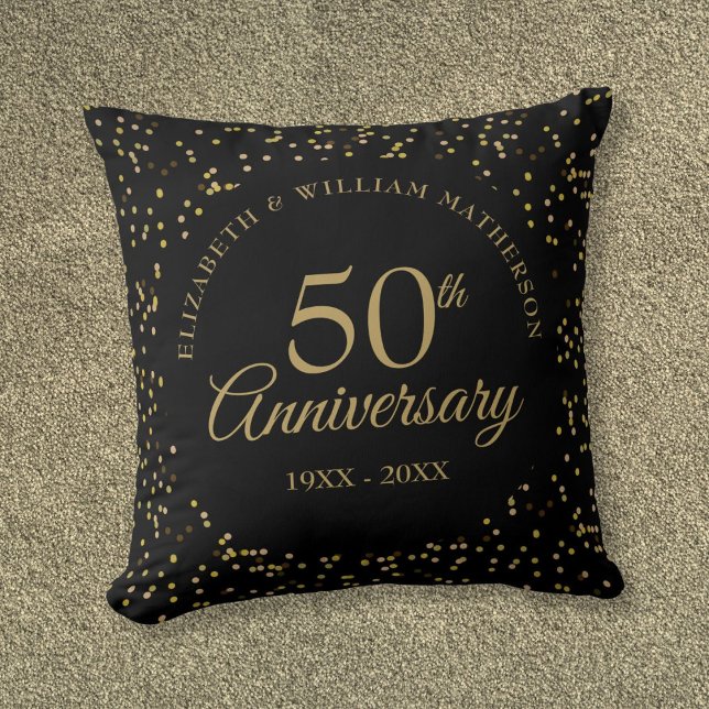 Coussin Cinquantième anniversaire de mariage chic noir pou (Chic 50th Wedding Anniversary Black Gold Dust Throw Pillow)