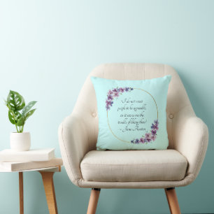 Coussin Citation de Jane Austen avec cadre doré et fleurs 
