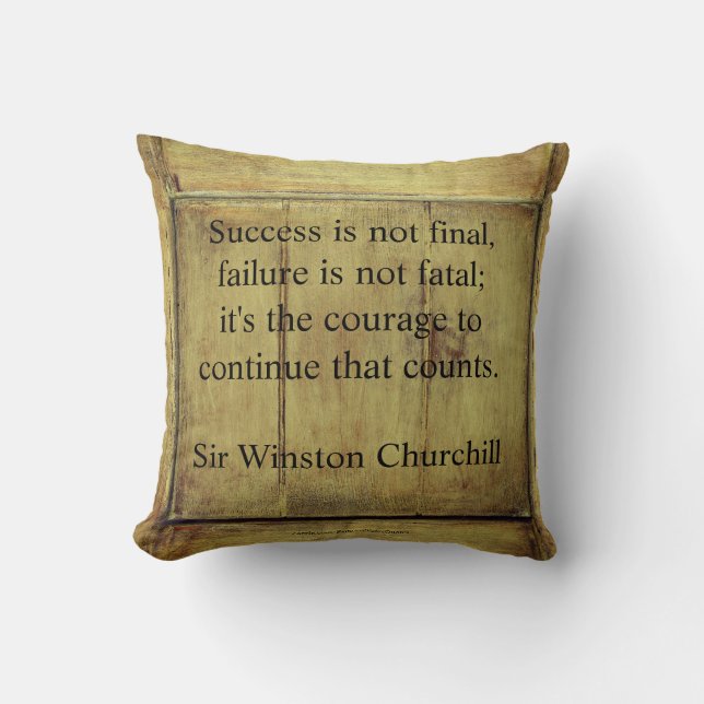 Coussin Citation de Winston Churchill; Succès Bois vieilli (Recto)