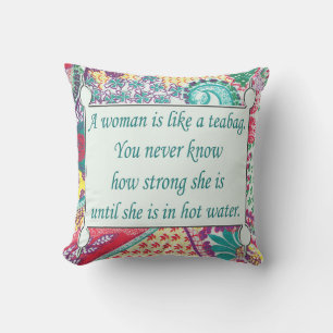 Coussin Citation Inspirationnelle, Une femme est comme un