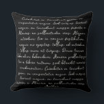 Coussin Citation personnalisée poème Votes mariages<br><div class="desc">Customisez ce coussin avec votre citation préférée, poème ou voeux de mariage. Un cadeau spécial qui réchauffera le coeur pour les années à venir.</div>