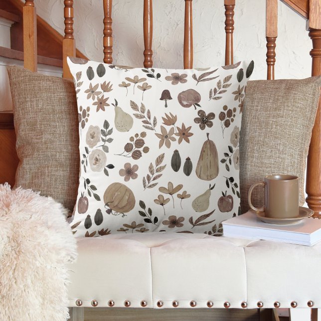 Coussin Citrouilles de récolte d'automne en boue et feuill (Autumn Harvest Pumpkins and Foliage Throw Pillow in Muted Colors)