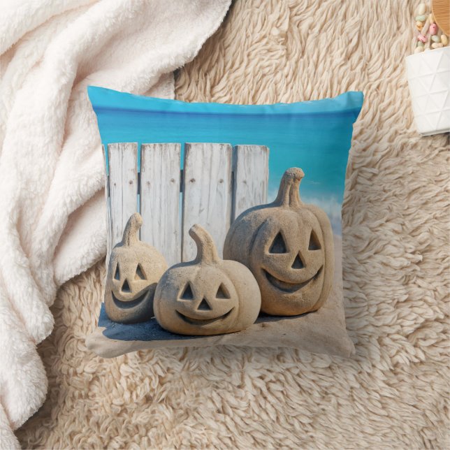 Coussin Citrouilles de sable d'Halloween au bord de la mer (Couverture)
