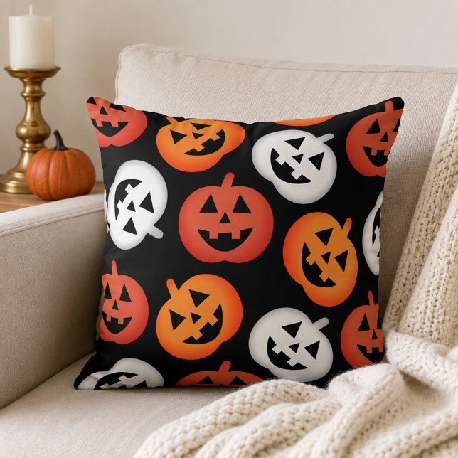 Coussin Citrouilles Jack O Lantern noires Halloween (Créateur téléchargé)