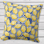 Coussin Citrus Citrus Méditerranée Bleu Blanc Carrelage Mo<br><div class="desc">Un joli citron jaune aquarelle sur un motif en carreaux bleu et blanc indigo. Fraîche et estivale pour égayer votre maison. Art original de Nic Squirrell.</div>