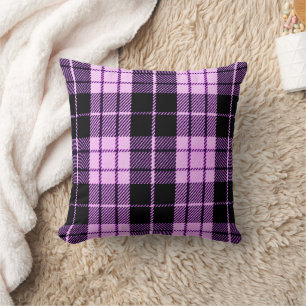 Coussin classique de décoration violet noir