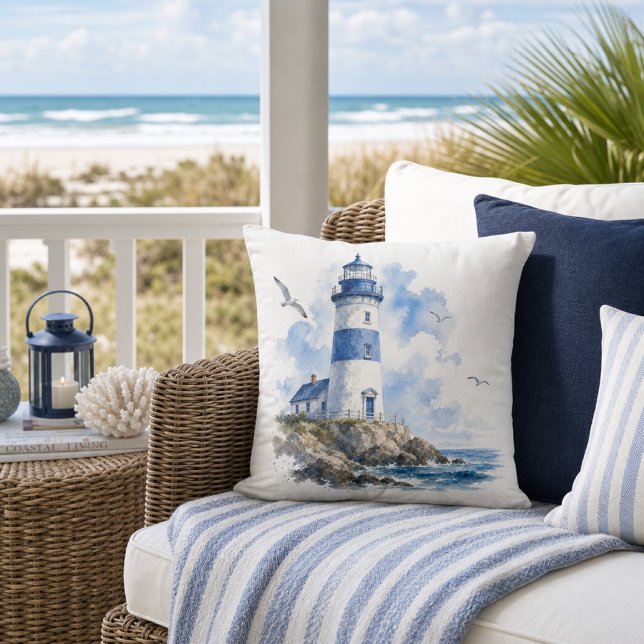 Coussin Coastal Living Phare Bleu sur Fond Blanc  (Créateur téléchargé)