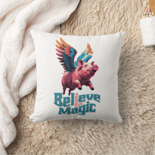 Coussin Cochon mignon avec ailes colorées Croire en la m