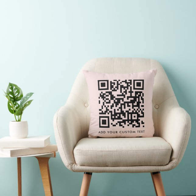 Coussin Code QR | Minimaliste rose pâle Simple Scannable (Chaise)