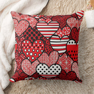 Coussin Cœur de la Saint-Valentin à pois rouge noir blanc