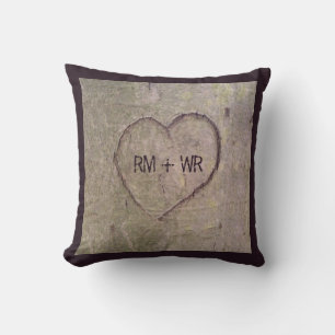 Coussin Coeur découpé dans un arbre