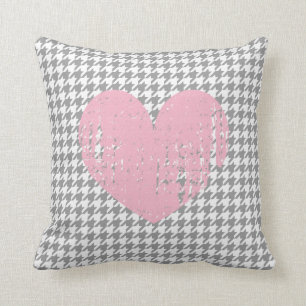 Coussin Coeur rose et carreau gris de motif de