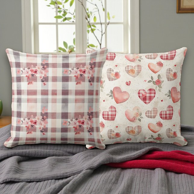 Coussin Cœurs à carreaux gris et rouge double face (Créateur téléchargé)