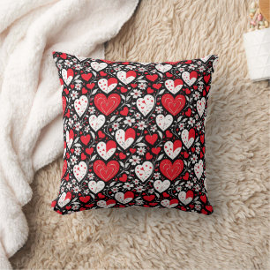 Coussin Coeurs et fleurs rouges, noirs et blancs Romantiqu