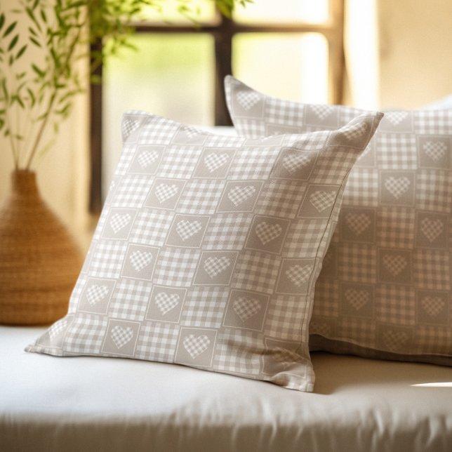 Coussin Cœurs patchwork à carreaux buffle beige (Créateur téléchargé)