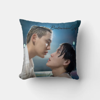 Coussin Cojín Between us