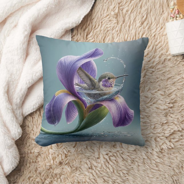 Coussin Colibri Se Baigner Dans Une Fleur D'Iris (Couverture)