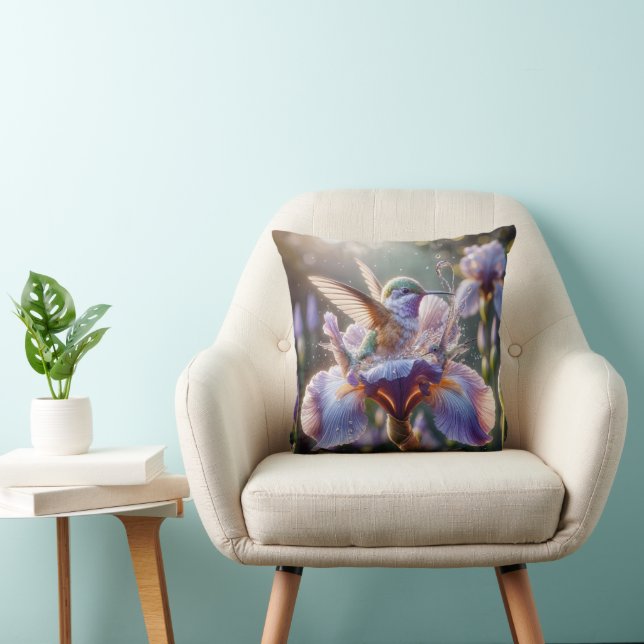Coussin Colibri S'Éclaboussant Dans Un Iris (Chaise)