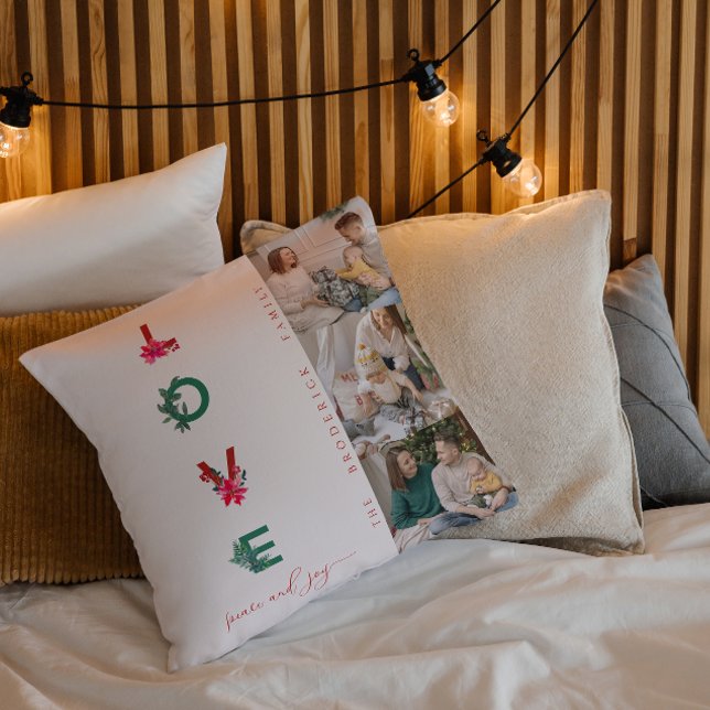 Coussin Collage de photos de famille de Noël | Love Peace  (Créateur téléchargé)