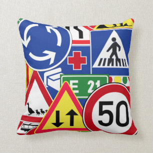 Coussin Collage des panneaux de signalisation européens