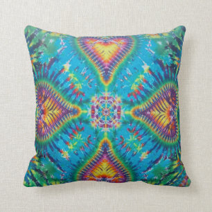 Coussin Colorant de cravate avec le carreau de coeurs