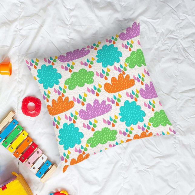 Coussin Colorful Clouds and Raindrops (Créateur téléchargé)
