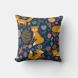 Coussin Colorful pattern with a foxfox,pattern,forest,fall