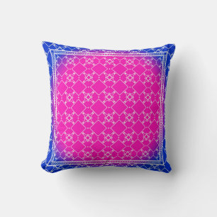 Coussin Conception avec motif géométrique dessiné à la mai